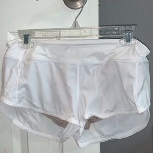 lululemon speed up low rise 2.5 inch shorts